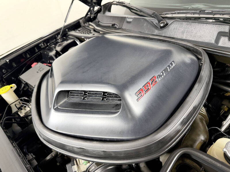 2016 Dodge Challenger 392 HEMI Scat Pack Shaker