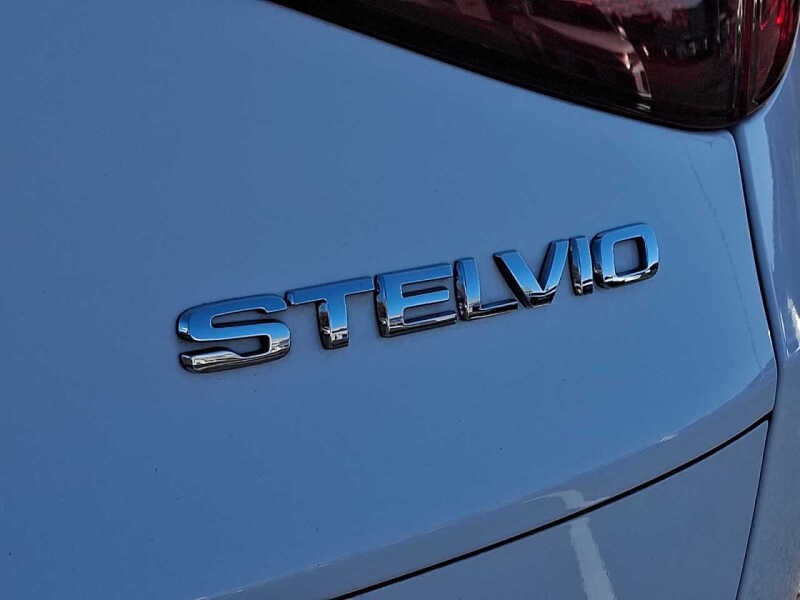 2023 Alfa Romeo Stelvio Veloce