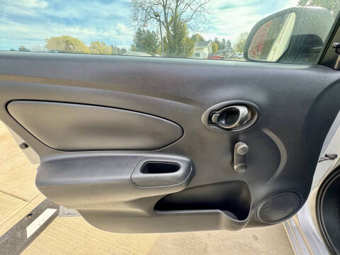 2015 Nissan Versa 1.6 S Plus