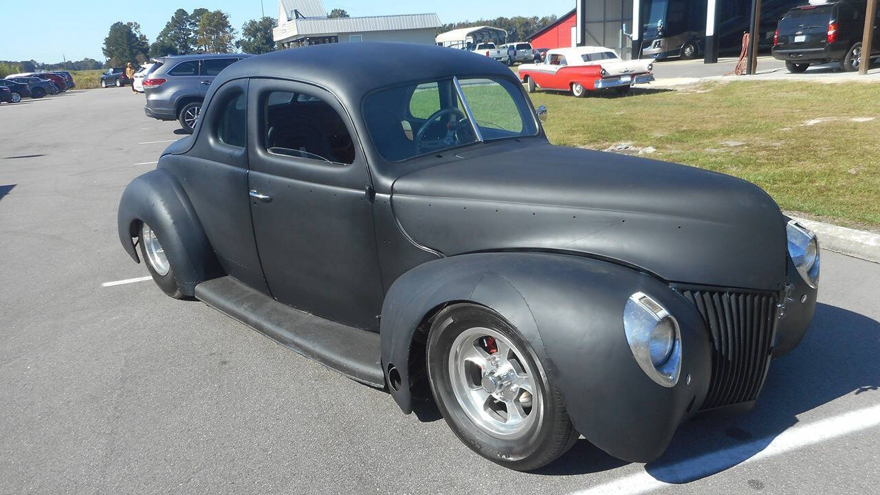 1940 Ford Coupe 1