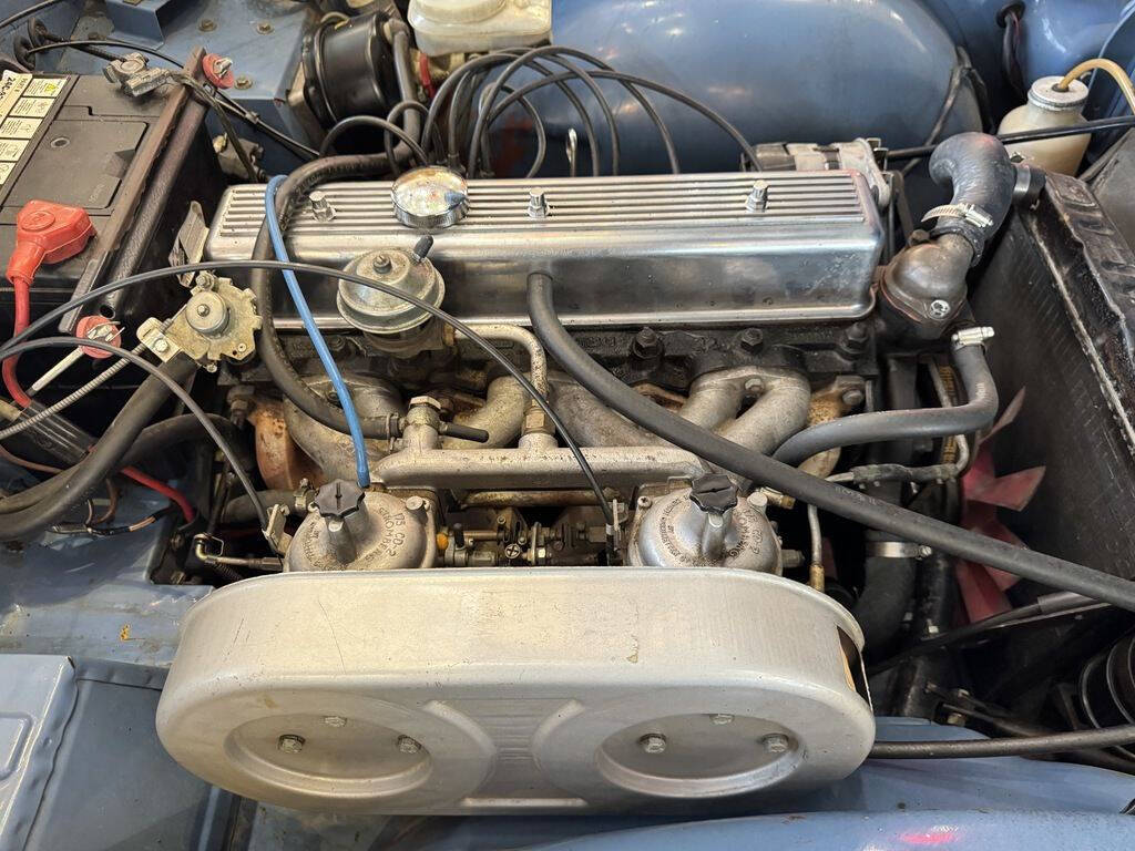 1975 Triumph TR6 24