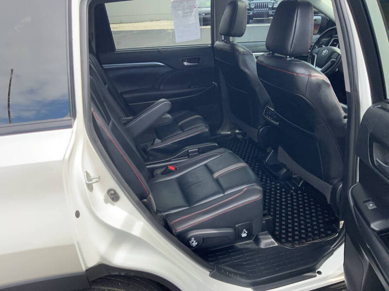 2019 Toyota Highlander SE