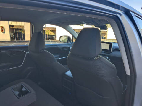 2023 Toyota RAV4 Hybrid LE