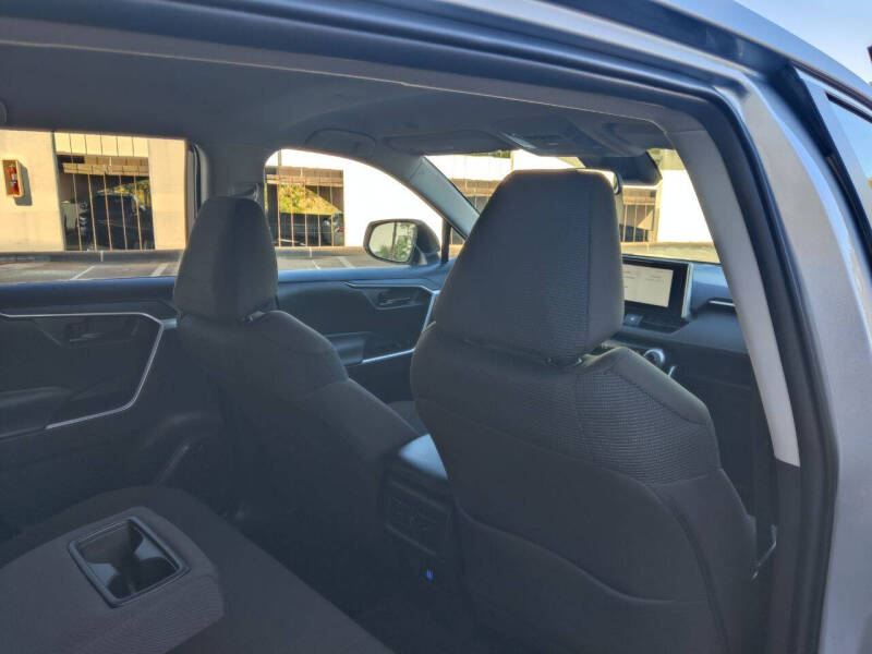 2023 Toyota RAV4 Hybrid LE