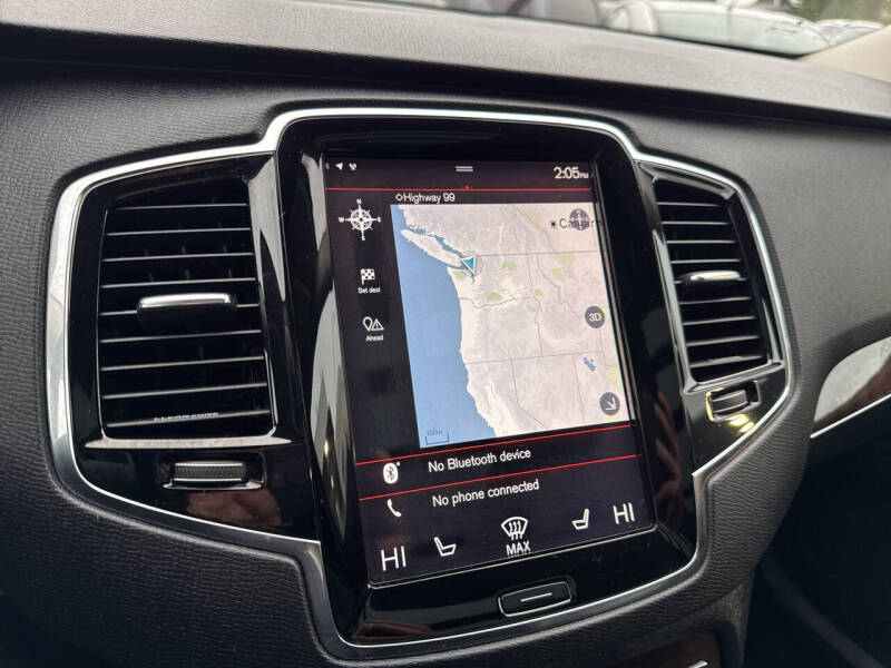 2016 Volvo XC90 T6 Momentum