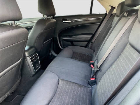 2022 Chrysler 300 Touring