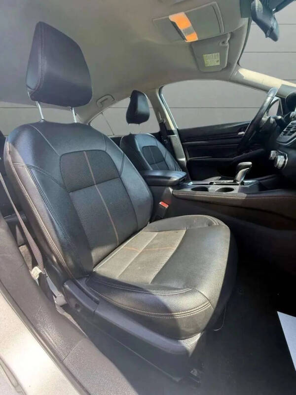 2021 Nissan Altima 2.5 SR