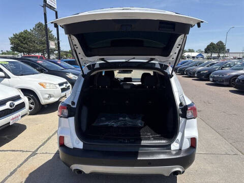 2020 Ford Escape SE