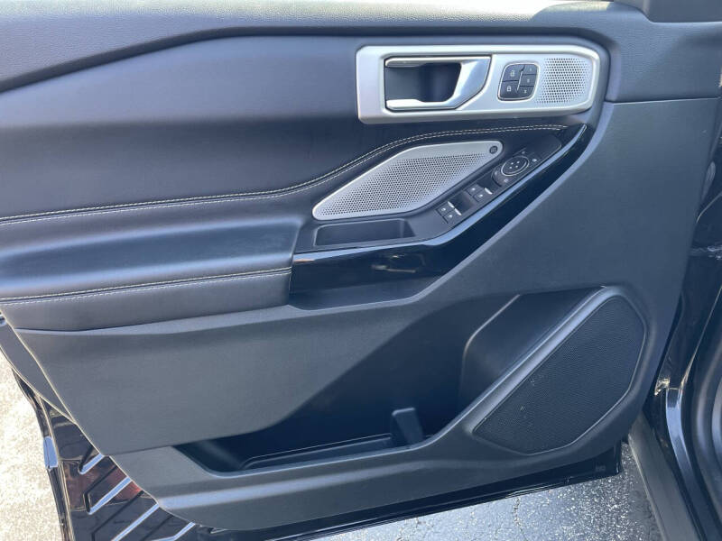 2022 Ford Explorer ST