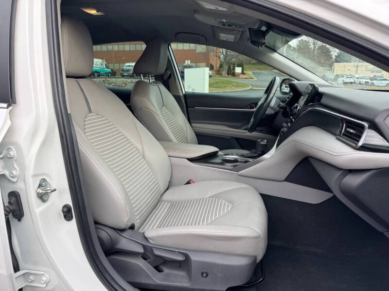 2021 Toyota Camry Hybrid SE