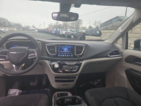 2017 Chrysler Pacifica Touring-L