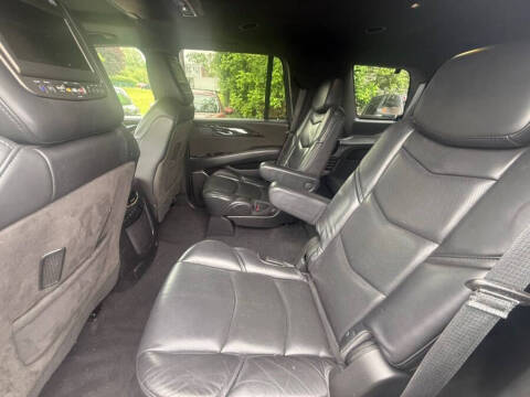 2018 Cadillac Escalade Platinum