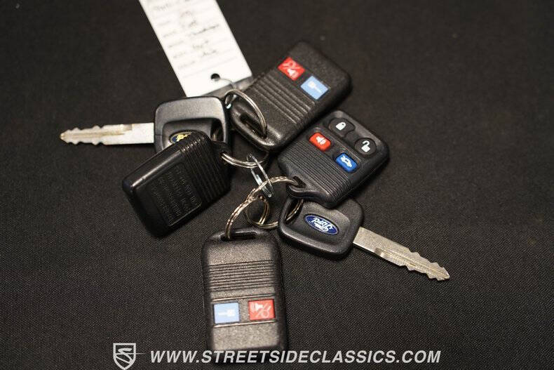 2002 Ford Thunderbird Deluxe