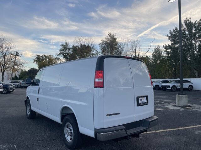 2025 Chevrolet Express 2500