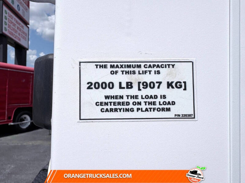 2019 Freightliner M2 106