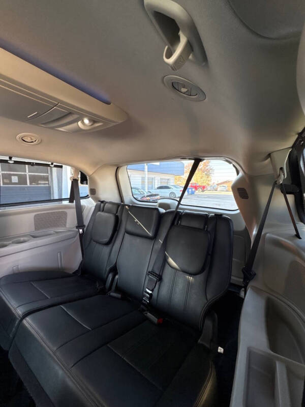 2016 Chrysler Town and Country Touring