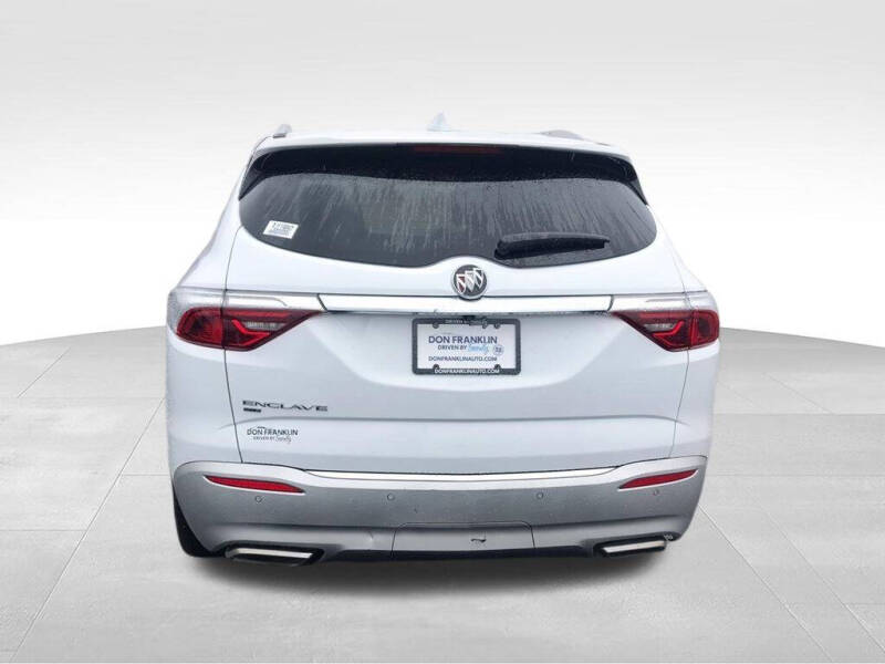 2023 Buick Enclave Essence