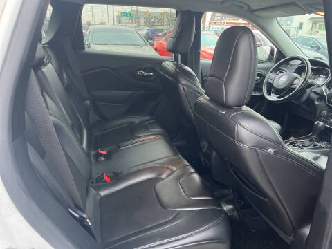 2019 Jeep Cherokee Latitude Plus