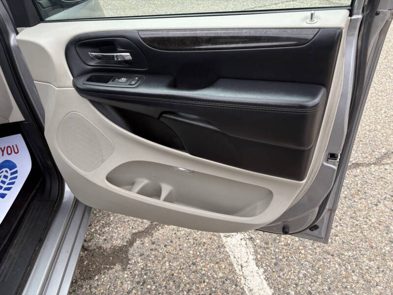 2016 Dodge Grand Caravan SXT Plus