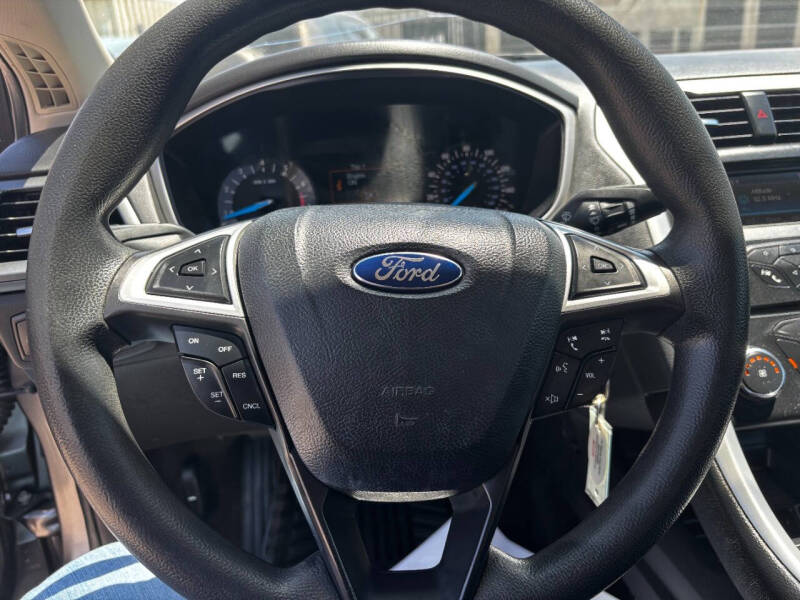 2014 Ford Fusion SE