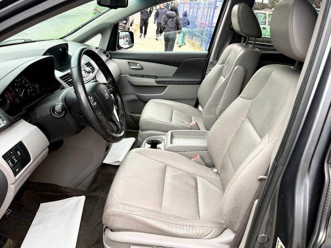 2011 Honda Odyssey EX L 4dr Mini Van - Gray exterior view 6