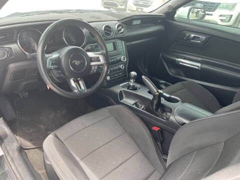 2017 Ford Mustang V6