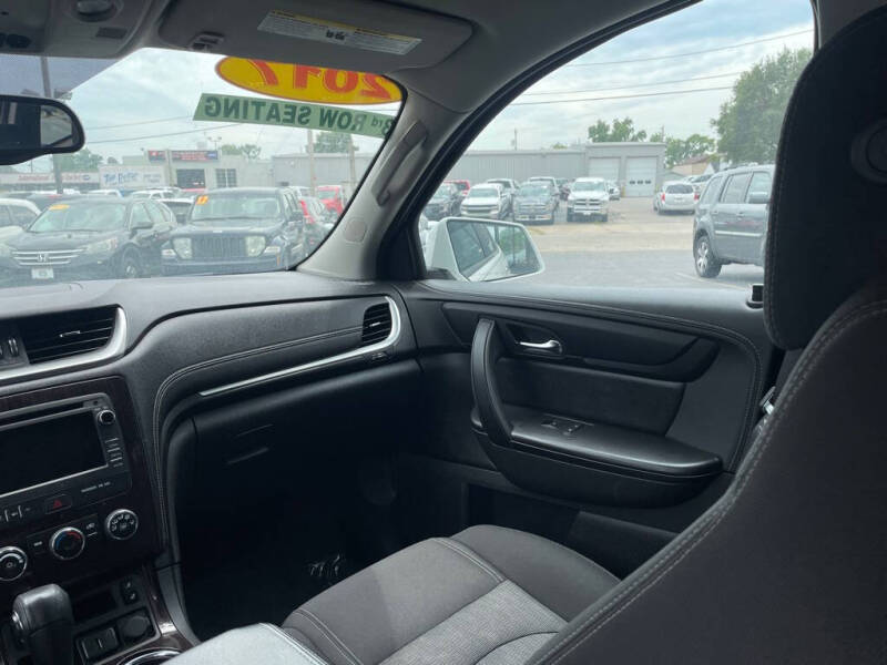 2017 Chevrolet Traverse LT