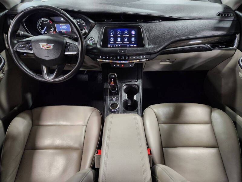 2021 Cadillac XT4 Premium Luxury