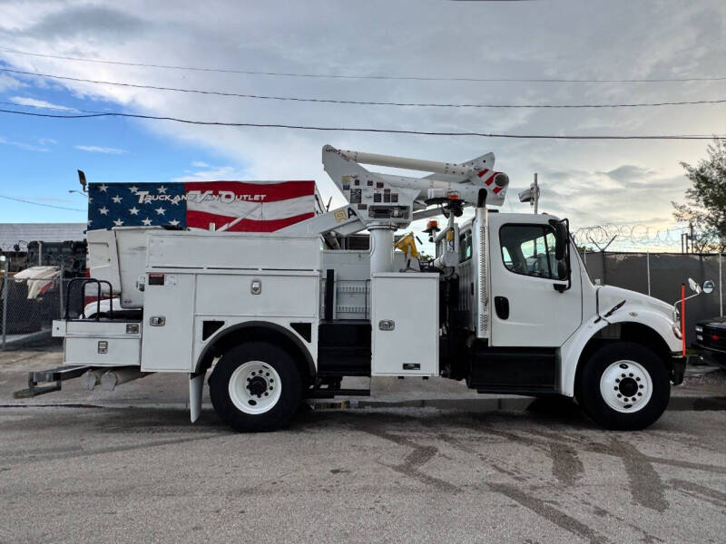 2018 Freightliner M2 106