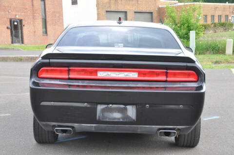 2013 Dodge Challenger SXT Plus