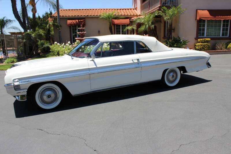 1961 Oldsmobile Starfire