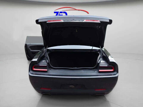 2018 Dodge Challenger SXT Plus