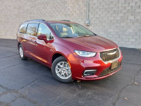 2022 Chrysler Pacifica for sale at Lemond's Chrysler Center in Fairfield IL