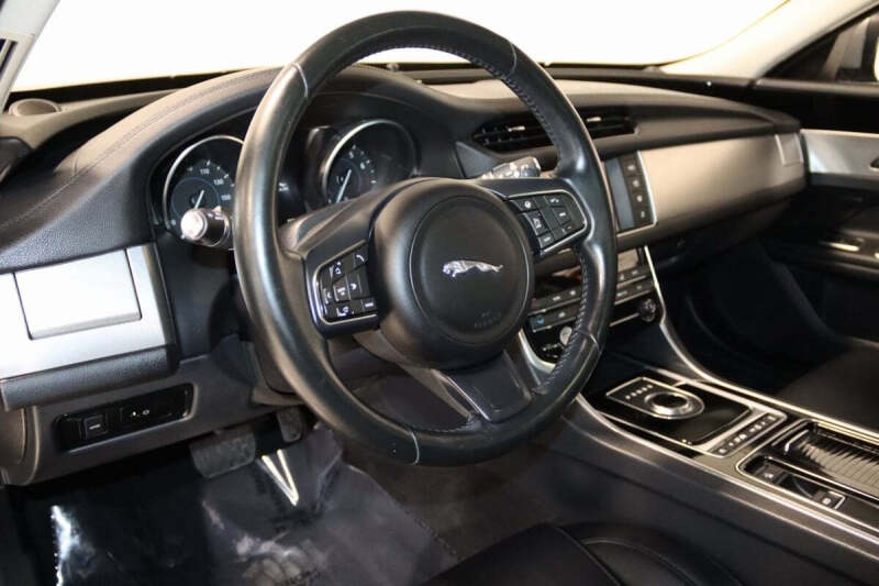 2017 Jaguar XF 35t Premium