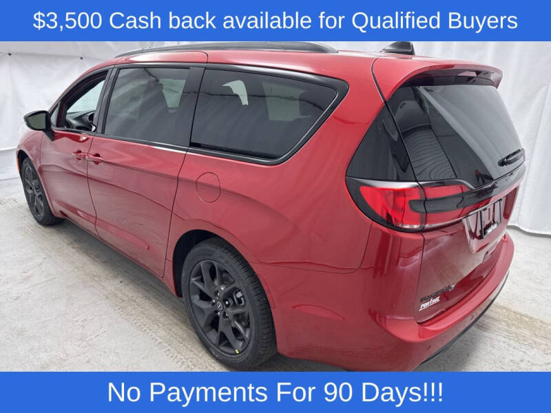 2026 Chrysler Pacifica Select