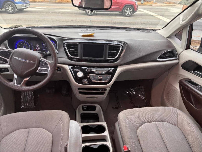 2019 Chrysler Pacifica LX