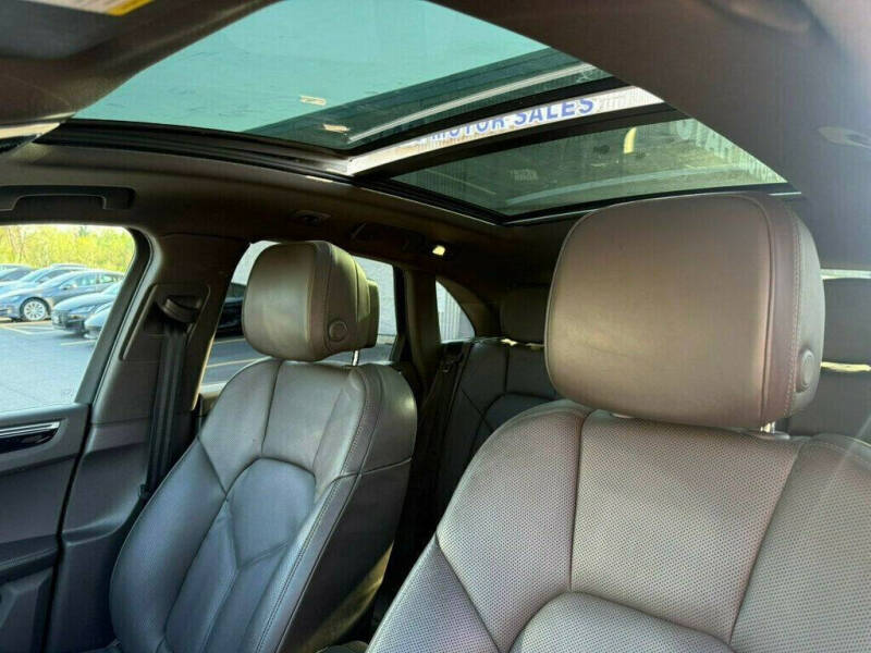 2017 Porsche Macan
