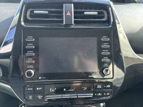 2022 Toyota Prius LE