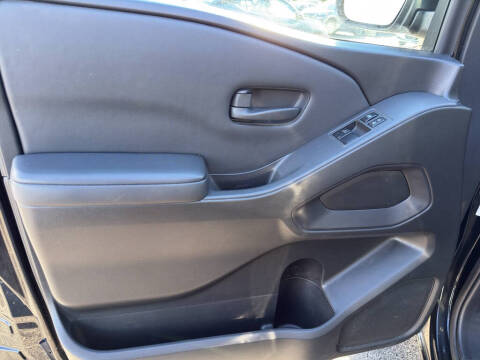 2022 Nissan Frontier S