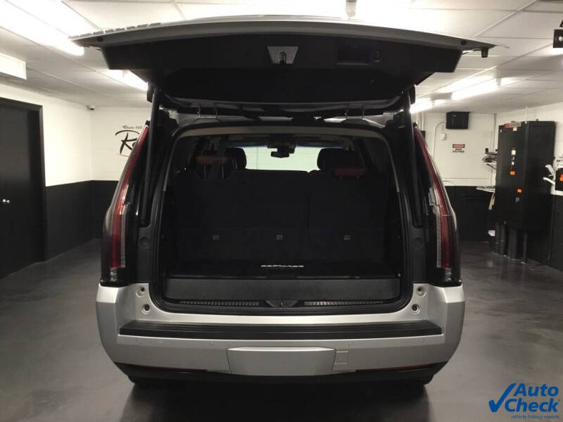 2017 Cadillac Escalade Luxury