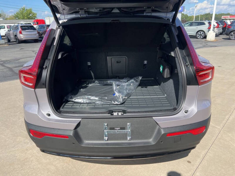 2026 Volvo XC40 B5 Plus