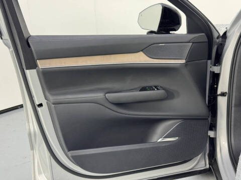 2025 Volvo EX90 Twin Plus 7P