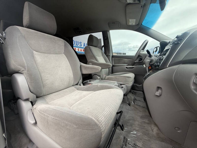 2007 Toyota Sienna LE 7-Passenger