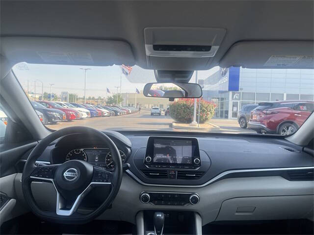 2022 Nissan Altima 2.5 SV