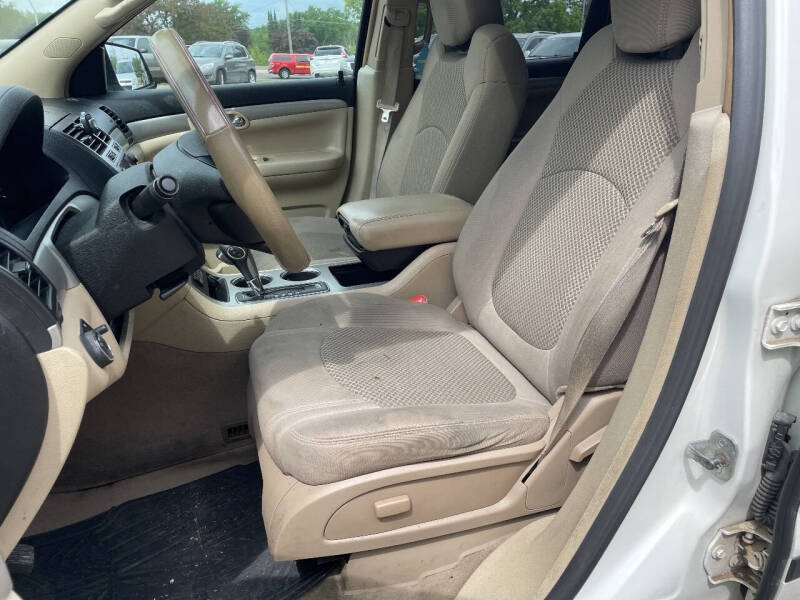 2008 Saturn Outlook XE