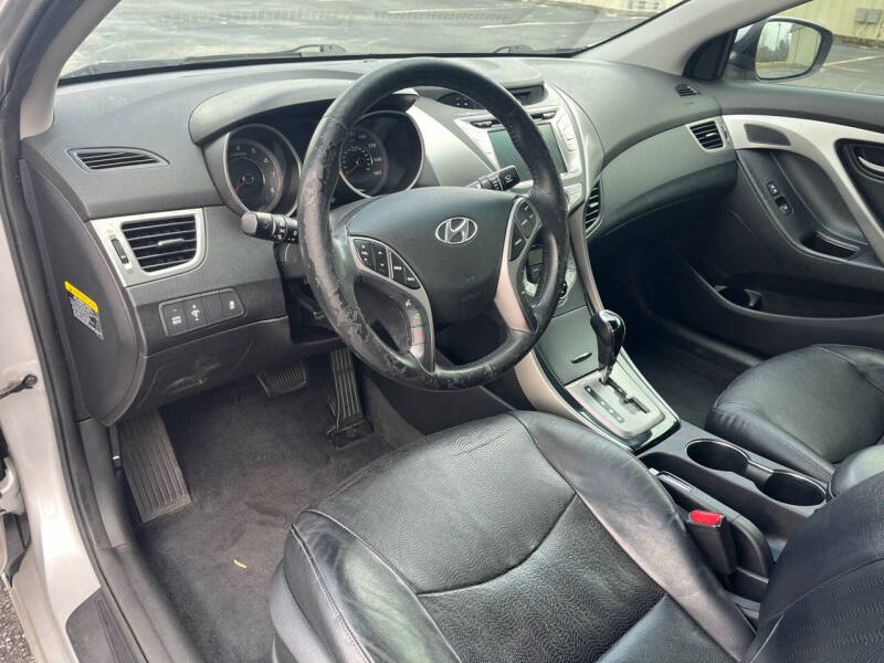 2013 Hyundai Elantra Limited photo 18