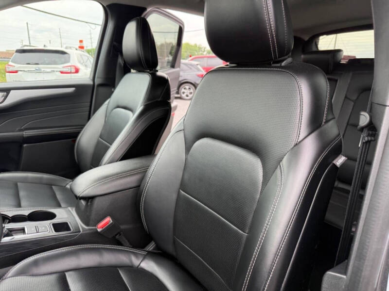2024 Ford Escape Platinum