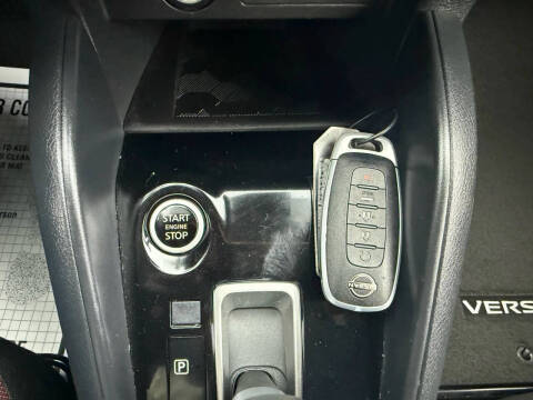 2025 Nissan Versa SR