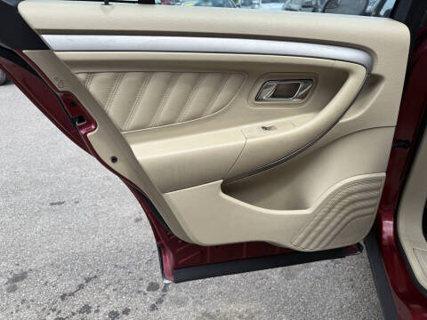 2015 Ford Taurus SEL