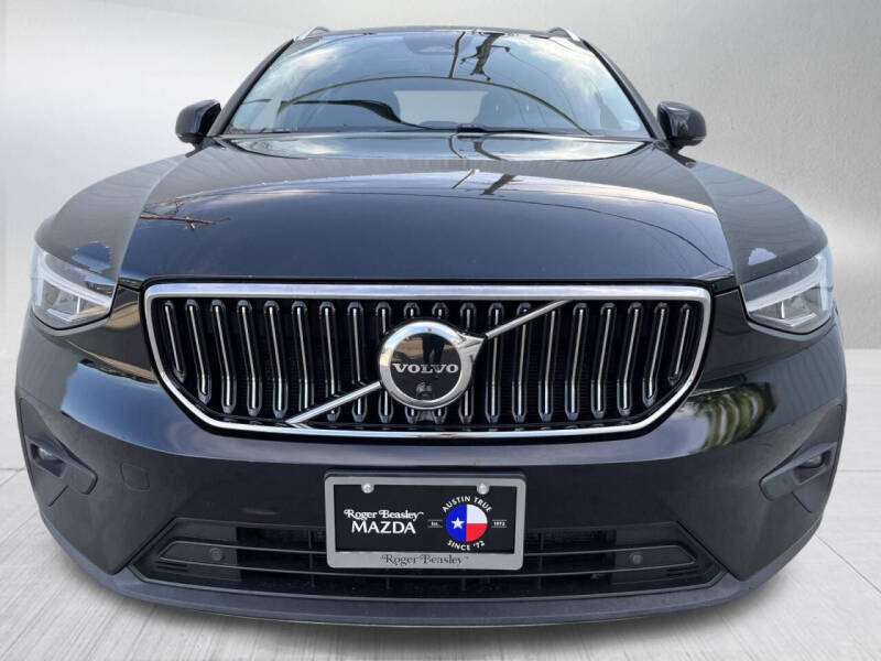 2023 Volvo XC40 B5 Plus Bright Theme
